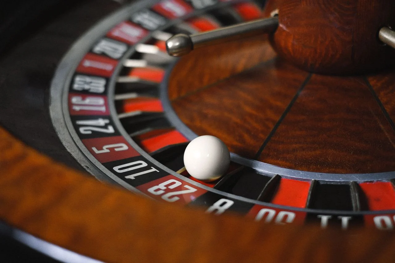 Blackjack tại 28dt: so sánh biến thể và chọn bàn theo phong cách chơi